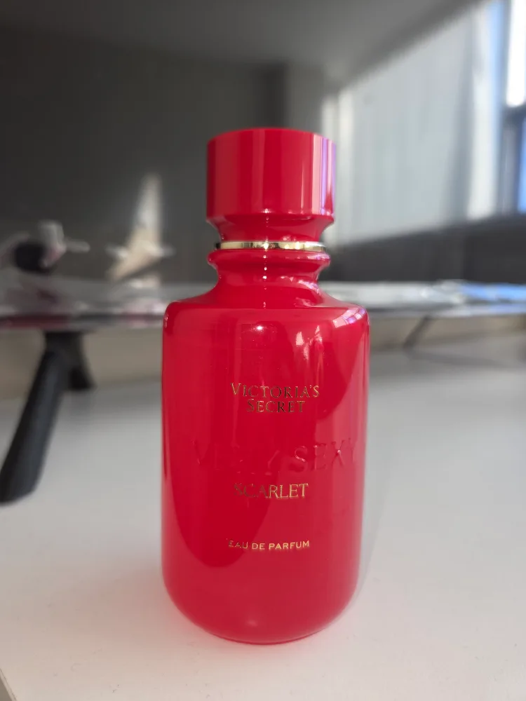 Victoria's Secret Very Sexy Scarlet Eau de Parfum 100ml image indicator(3)