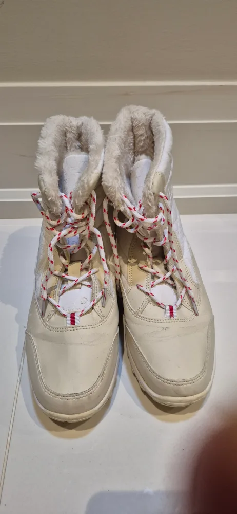 Cream Winter Boots image indicator(2)