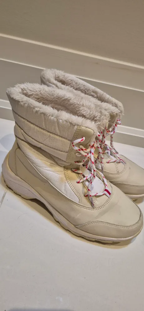 Cream Winter Boots image indicator(3)