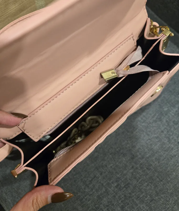 Pink Quilted Shoulder Bag image indicator(3)