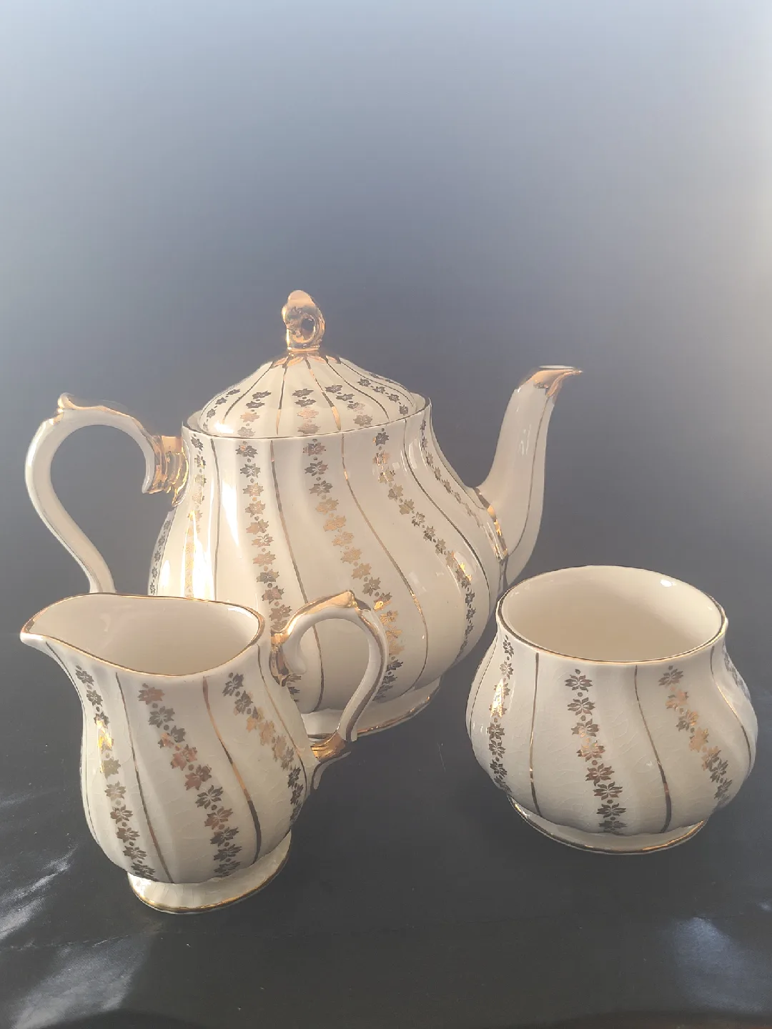 Vintage Sadler Tea Set - Teapot, Creamer, Sugar Bowl thumbnail