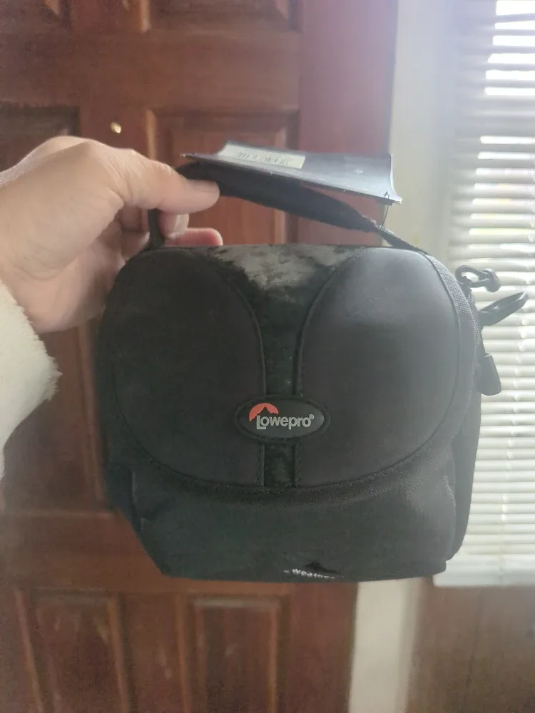 Lowepro Rezo 110 AW Digital Camera Bag thumbnail