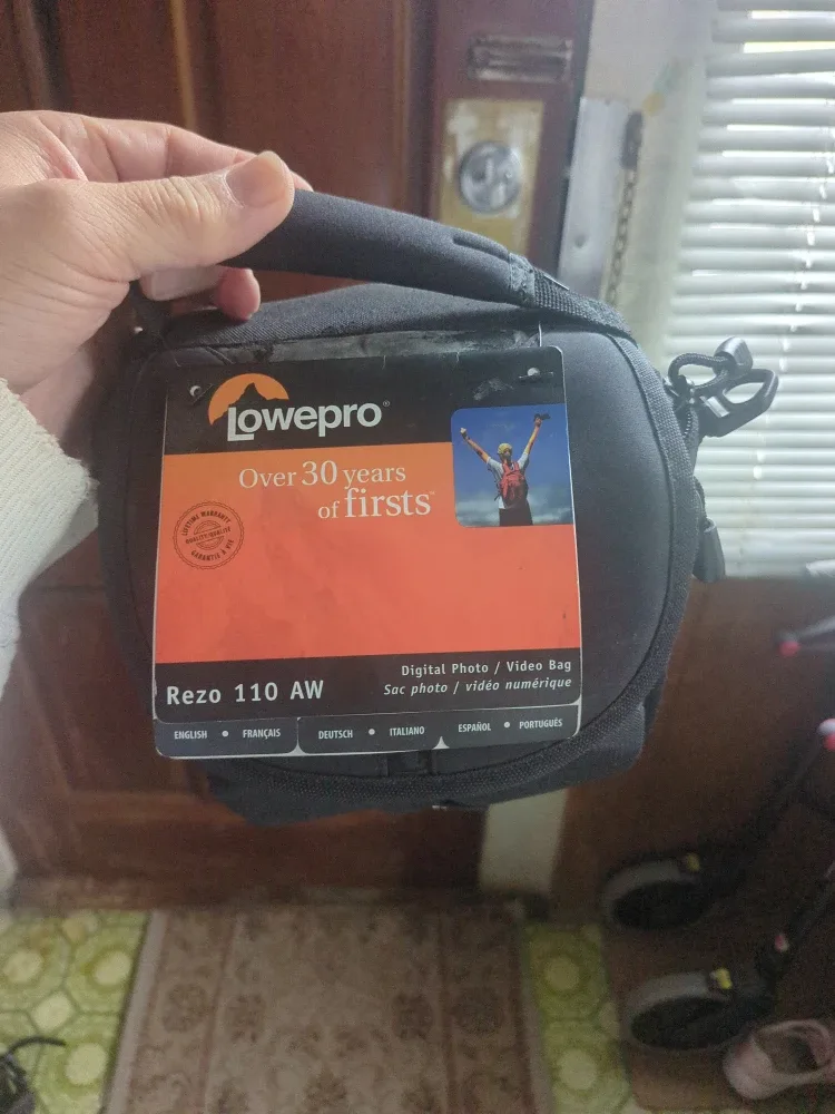 Lowepro Rezo 110 AW Digital Camera Bag image indicator(2)