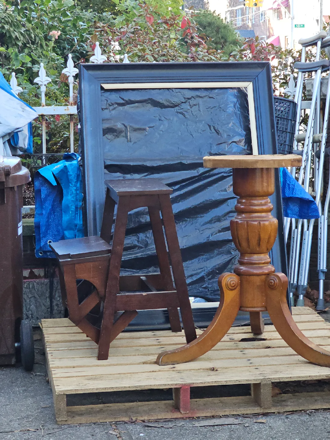 FREE Pedestal Table Base and Convertible Step Stool thumbnail