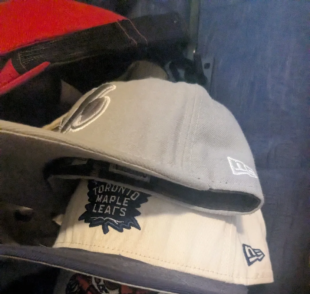 Montreal Expos + TML 🧢 #FallDeclutterChallenge🥕🥕🥕 image indicator(2)