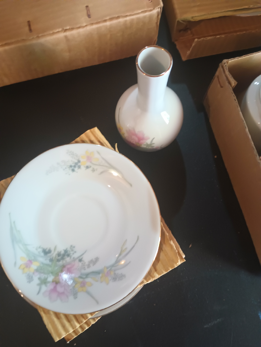Action Industries Inc. Floral Dinnerware Set - photo 2