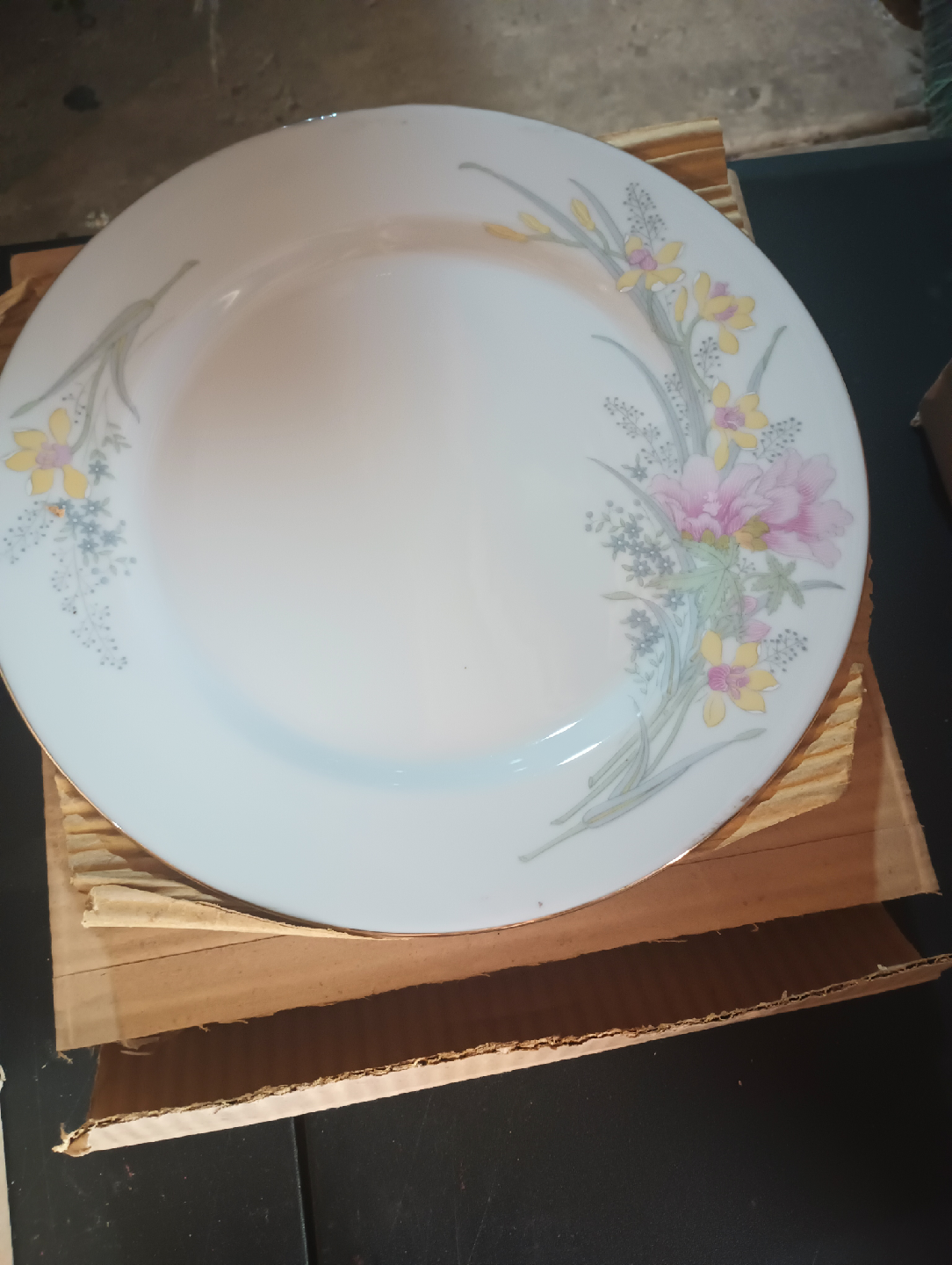 Action Industries Inc. Floral Dinnerware Set - photo 4