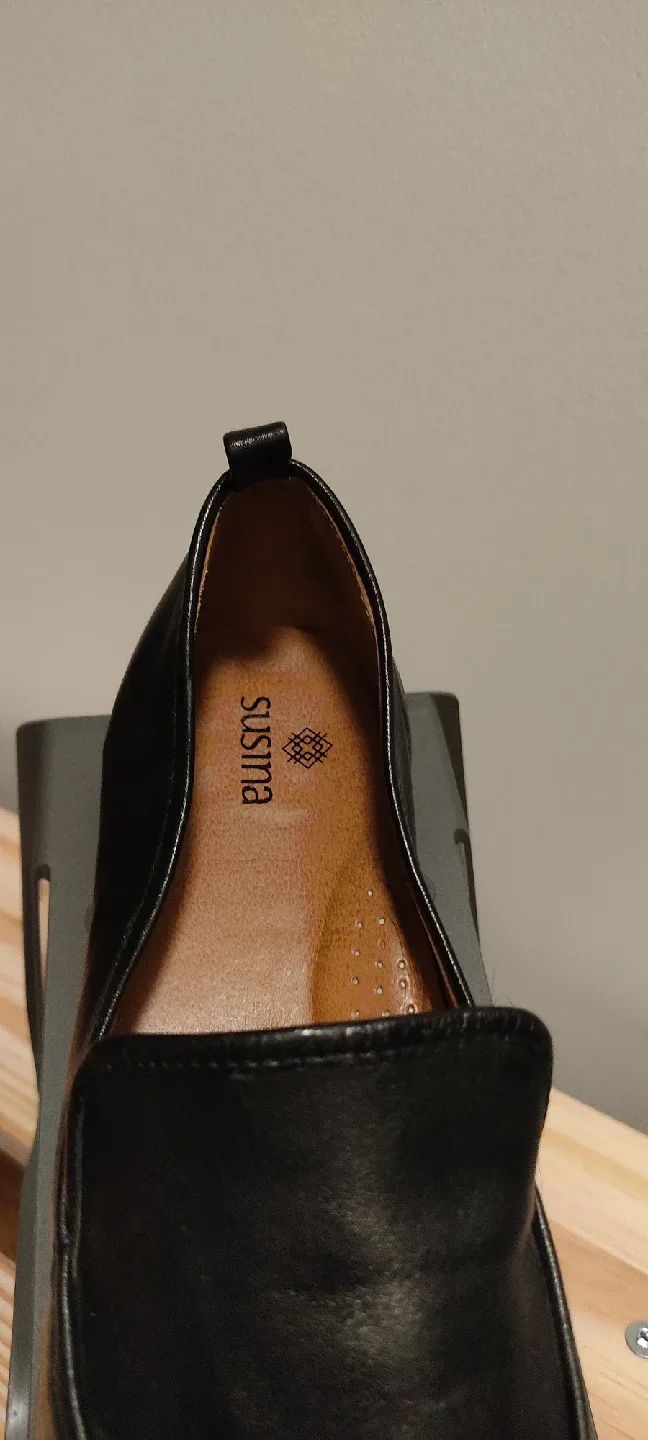 Susina Black Leather Loafers - Size 6 image indicator(2)