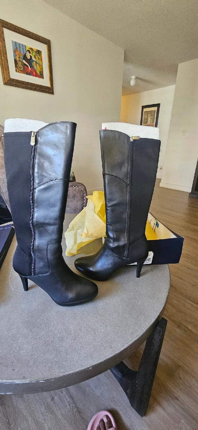 Adrienne Vittadini, Black Boots - Size 10M image indicator(2)