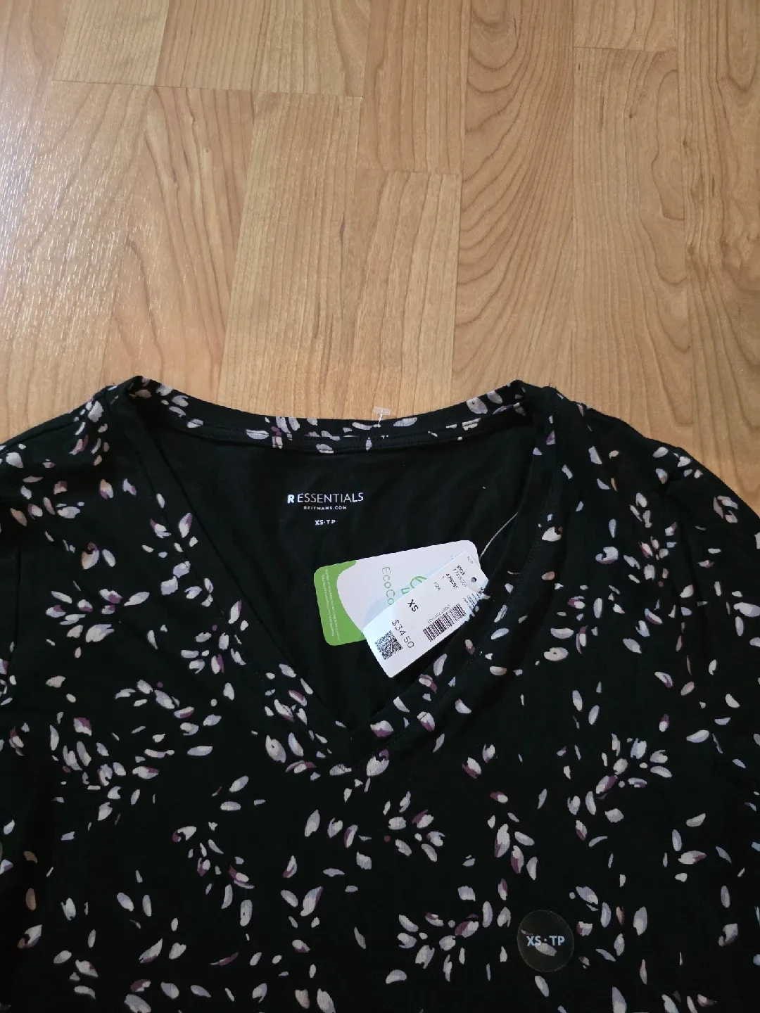 r Essentials XS Black Floral Long Sleeve Top image indicator(2)