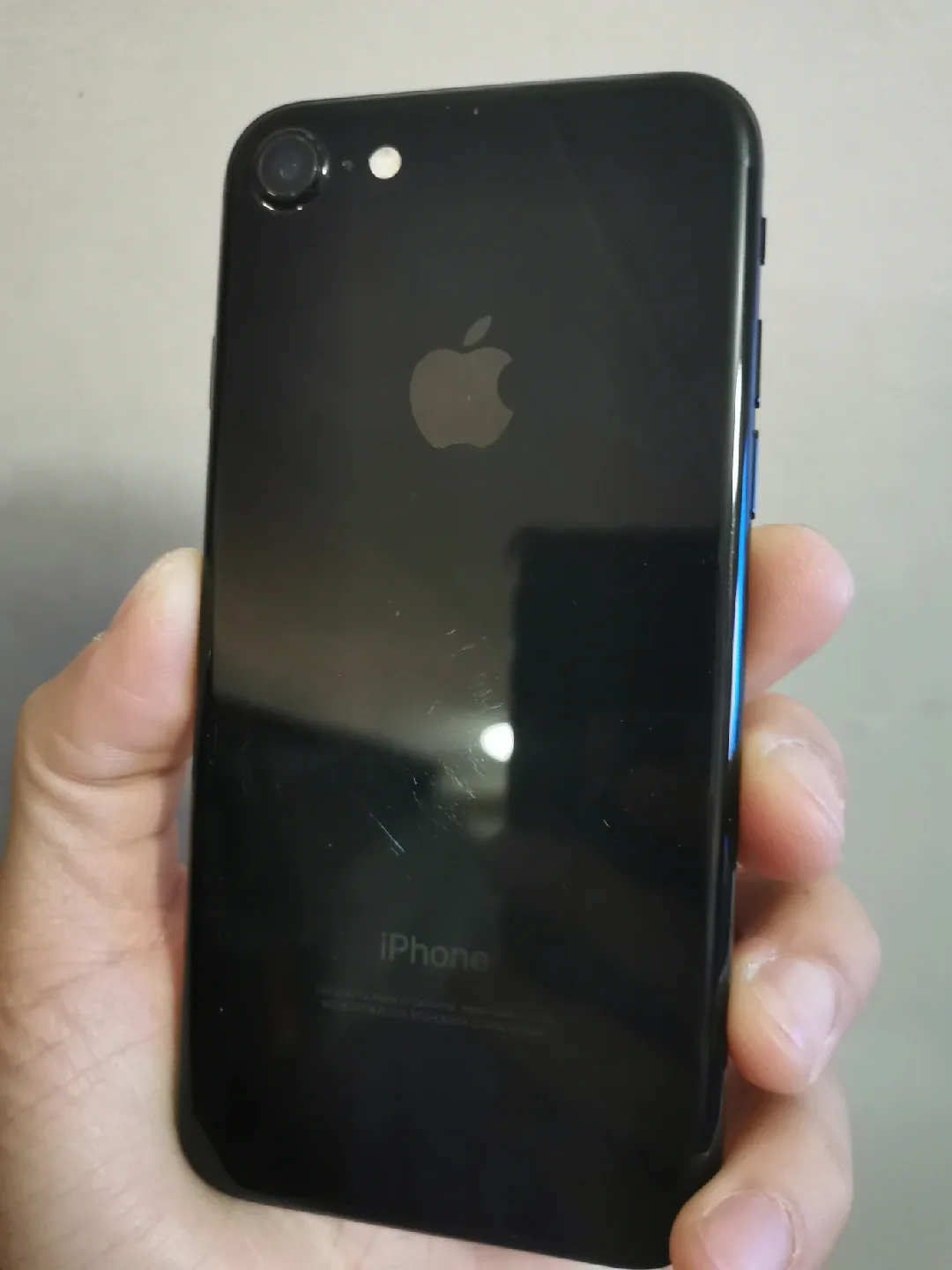 iPhone 7 128G Jet Black image indicator(2)