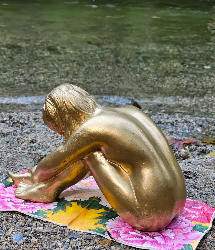 Golden Female Figure Statue image indicator(5)