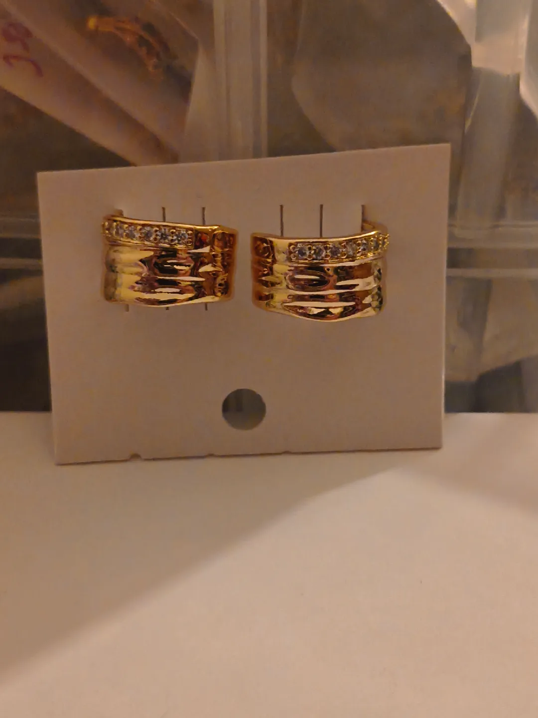 Gold Tone Hoop Earrings image indicator(2)