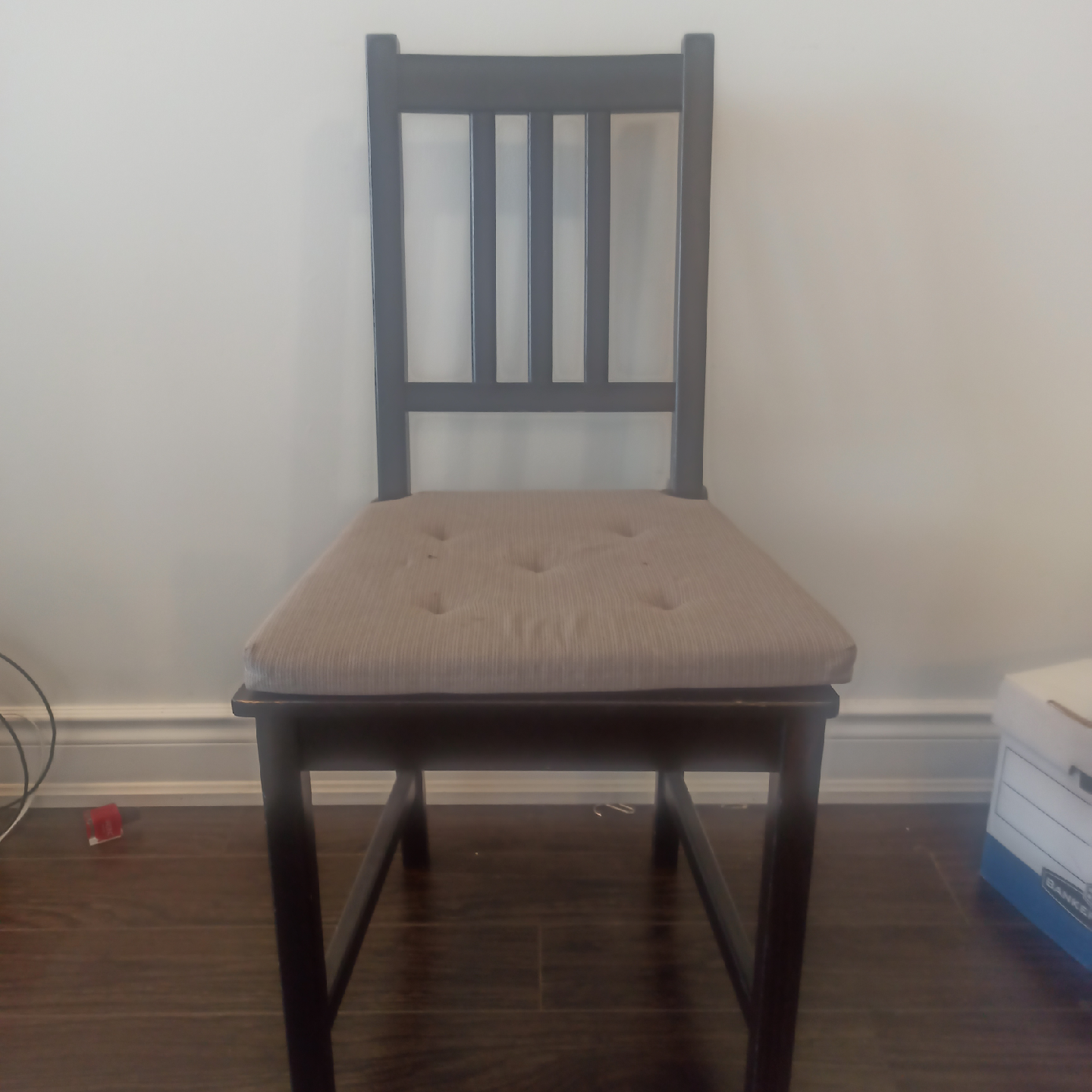 Wooden Dining Chair with Cushioned Seat🥕