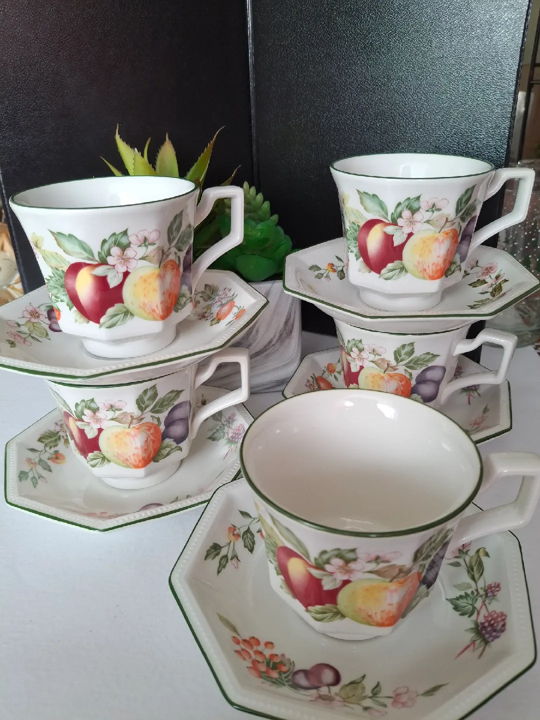 Vintage Made in England Johnson Brothers Tea Cup & Saucer Set image indicator(7)