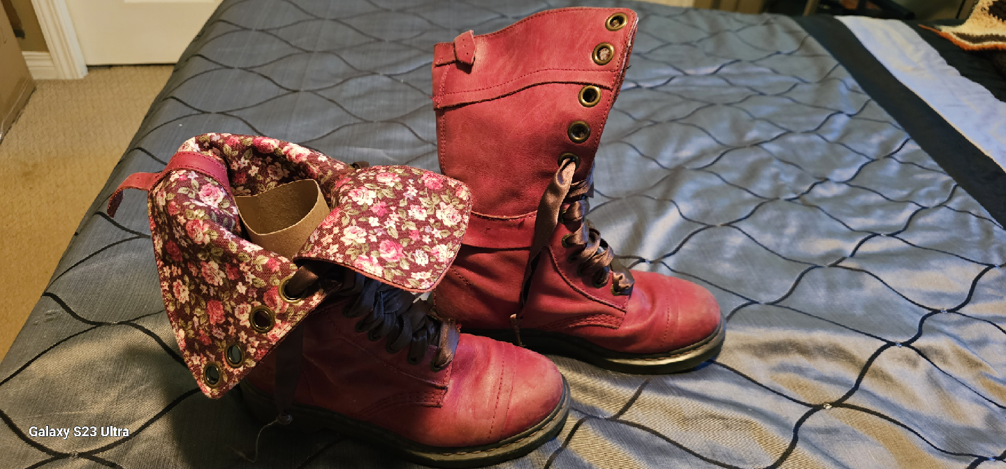 Dr. Martens Burgundy Boots, Size 39 - photo 4