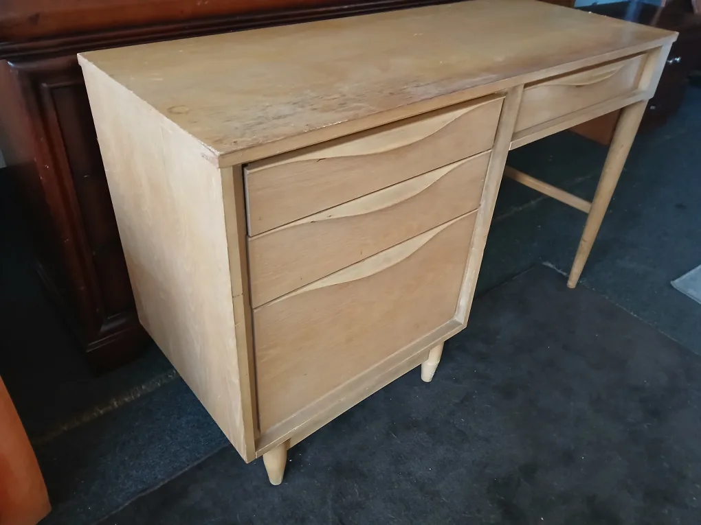 mid century desk thumbnail