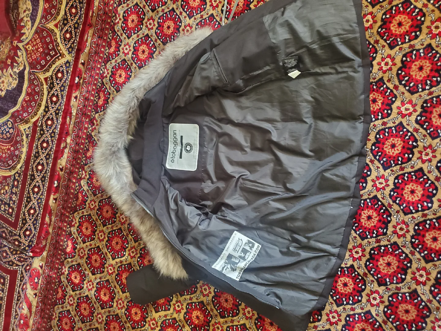 🧥 Brand: Toboggan Canada Winter Parka – Like New (Size L/G) image indicator(3)