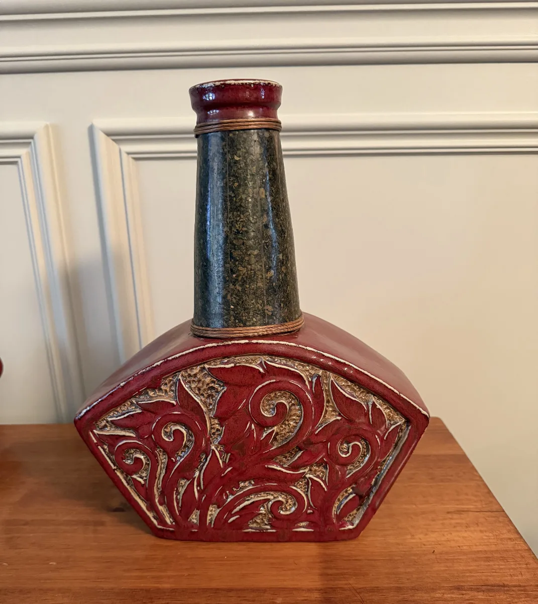 Bombay Vase and Tray Set - Red image indicator(2)