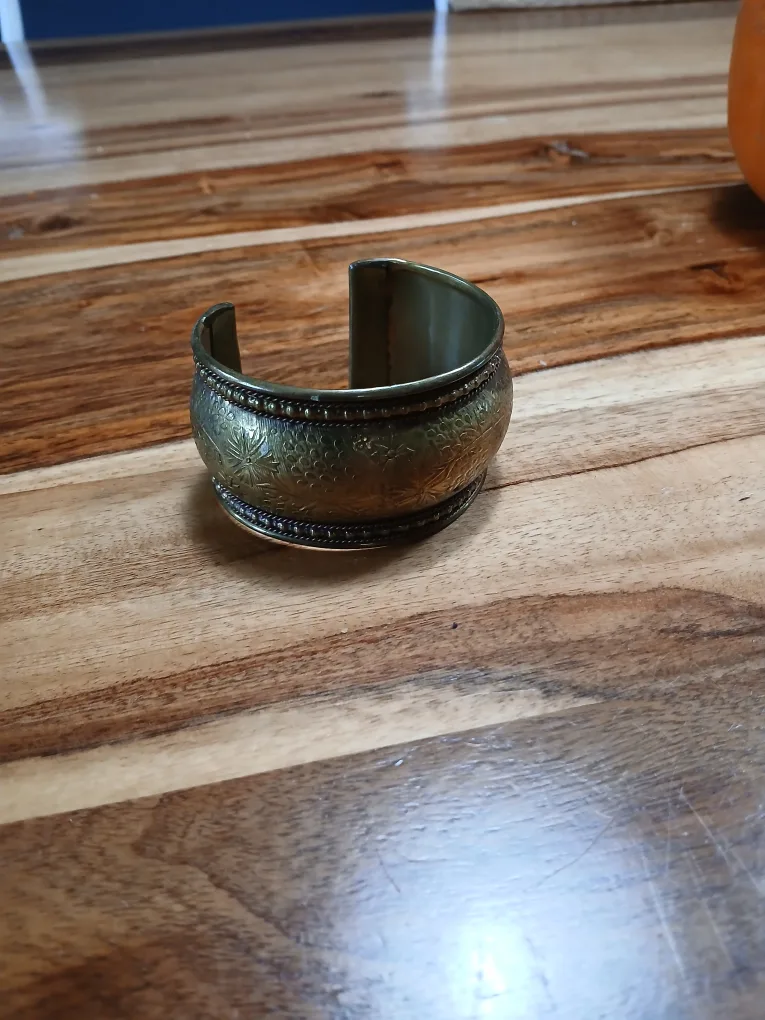 Vintage Brass Necklace and cuff Bracelet image indicator(4)