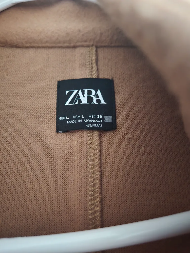Zara Camel Coat - Size L image indicator(3)