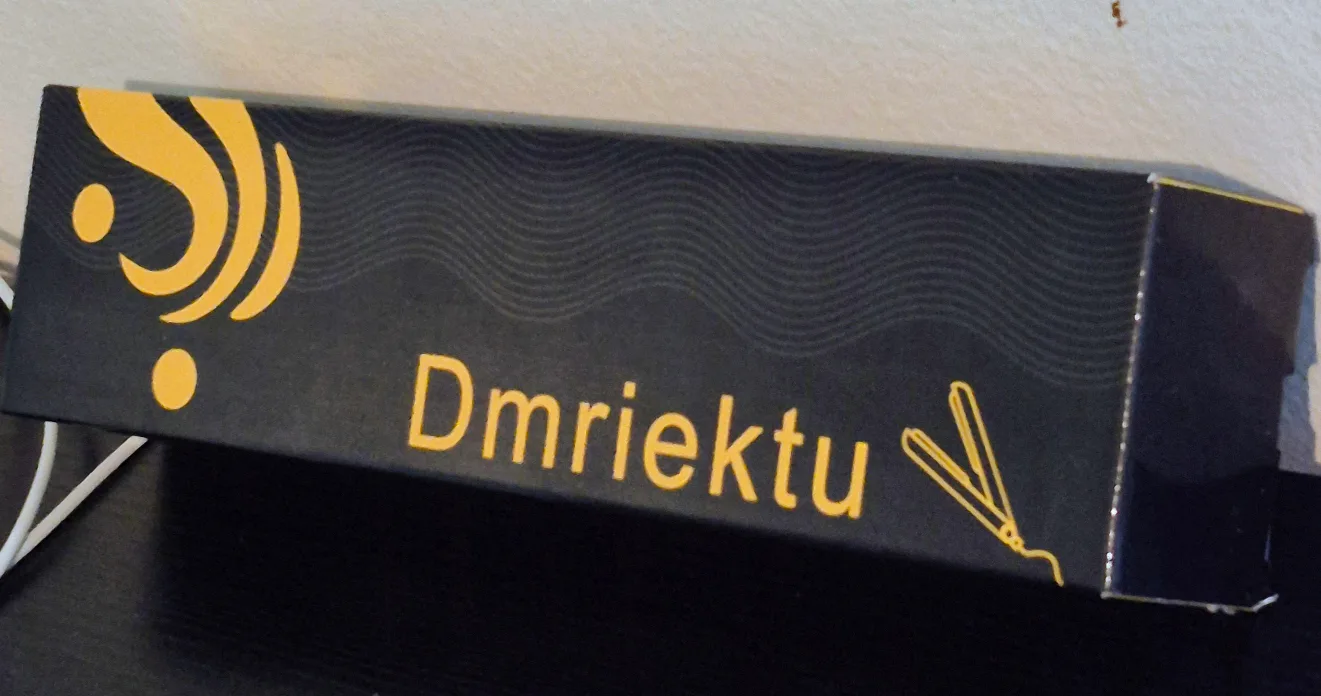 BNIB)Dmriektu Crimp Hair Iron thumbnail