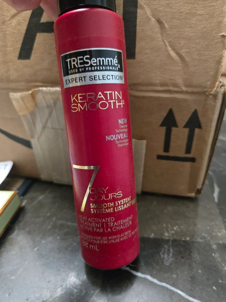 TRESemmé Keratin Smooth 7 Day Heat Activated Treatment thumbnail