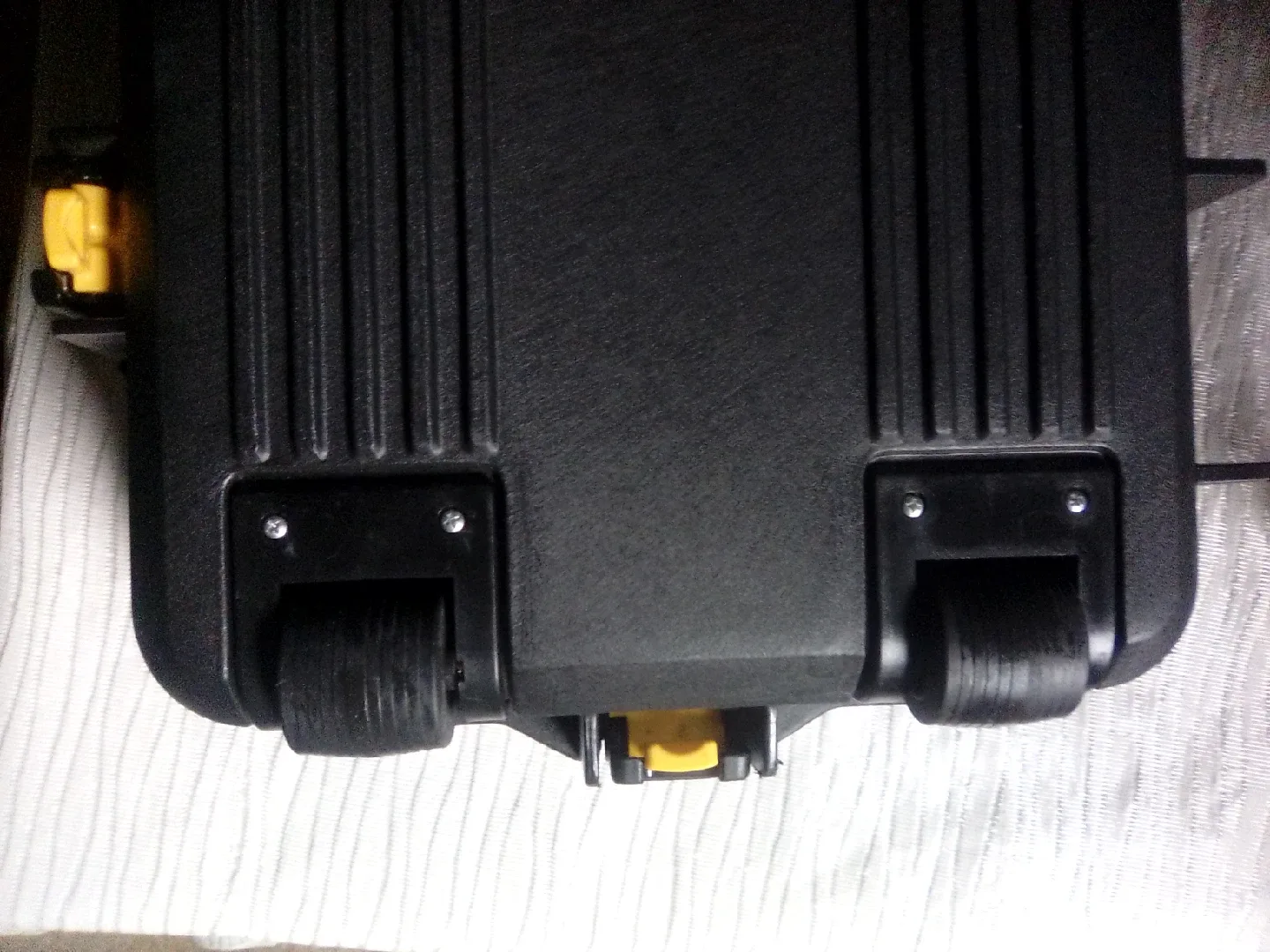 Plano All Weather Double Scoped With weeled Case image indicator(3)