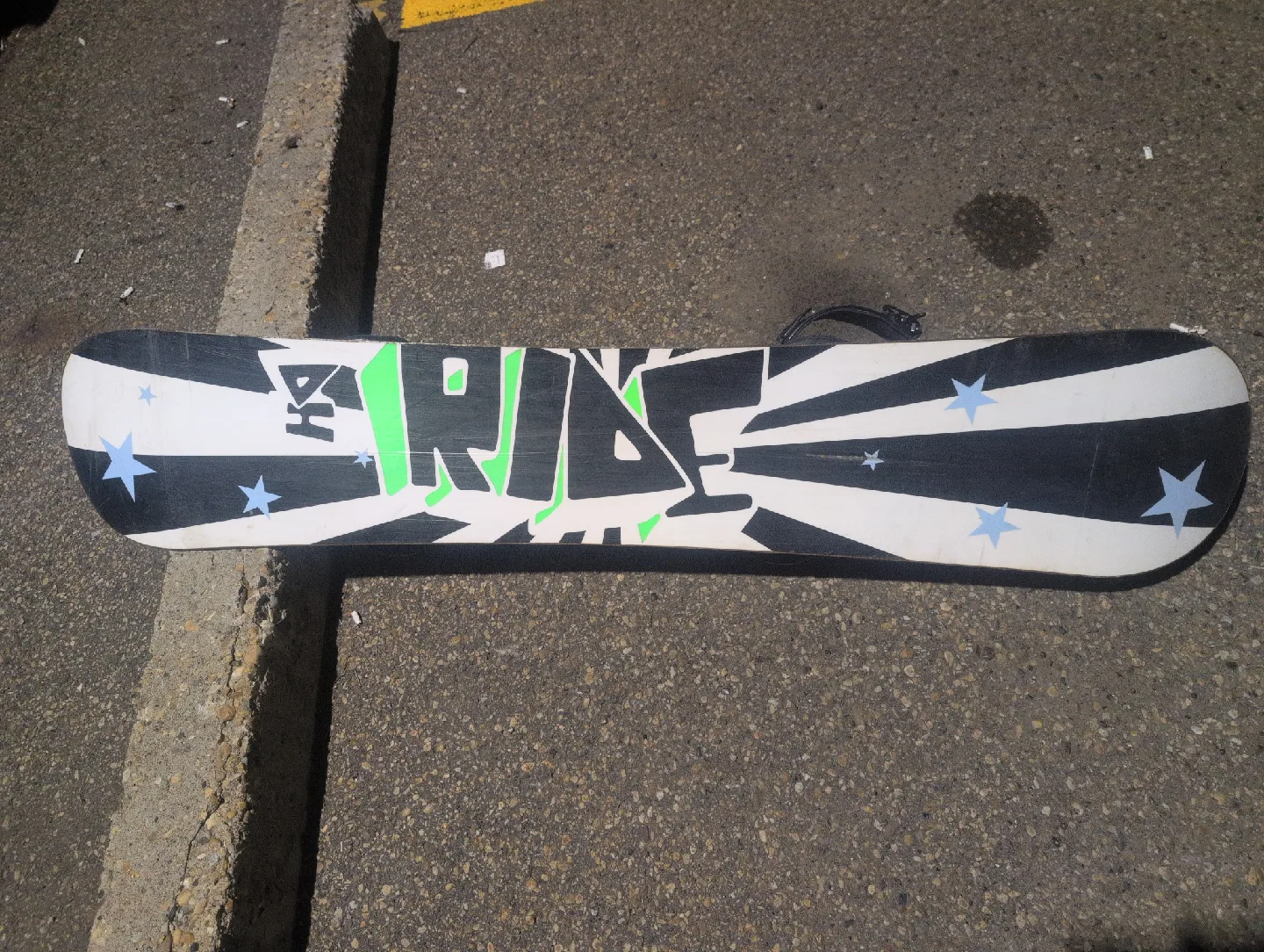 Ride Snowboard with Bindings image indicator(3)