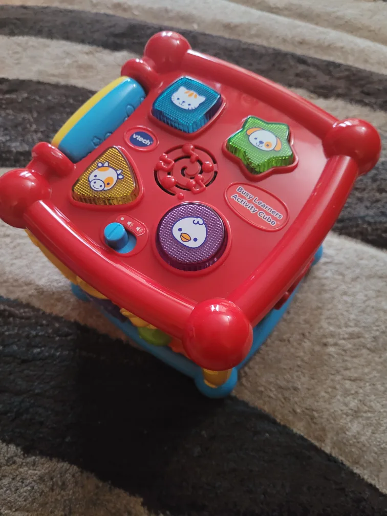 VTech Busy Learners Activity Cube image indicator(2)