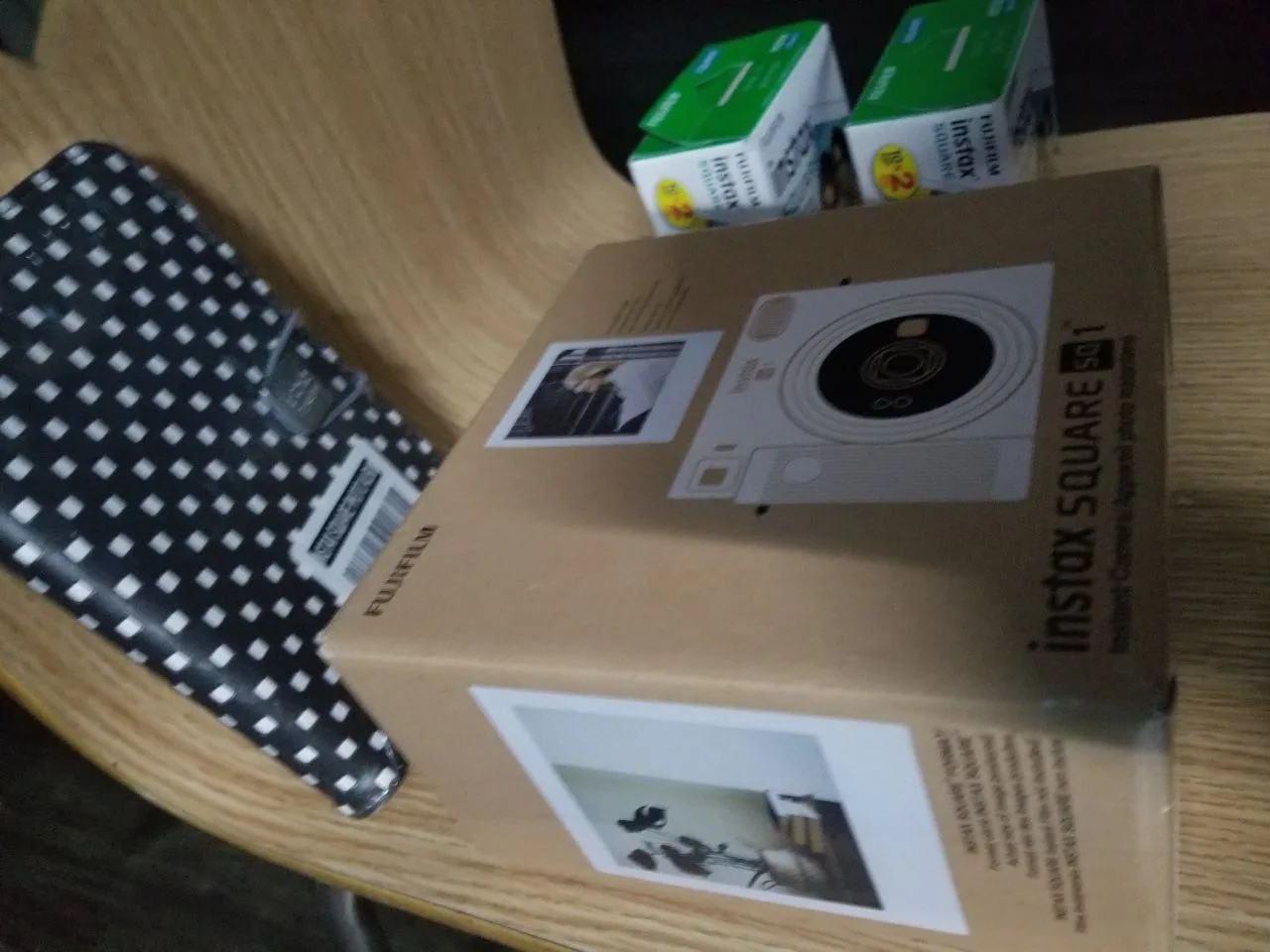 Fujifilm Instax SQ1 Instant Camera + FREE Film & Photo Album