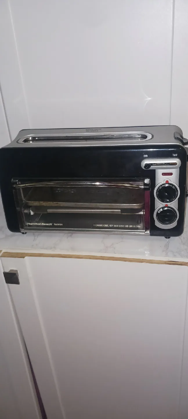 Hamilton Beach Toastation Toaster Oven $10 image indicator(4)