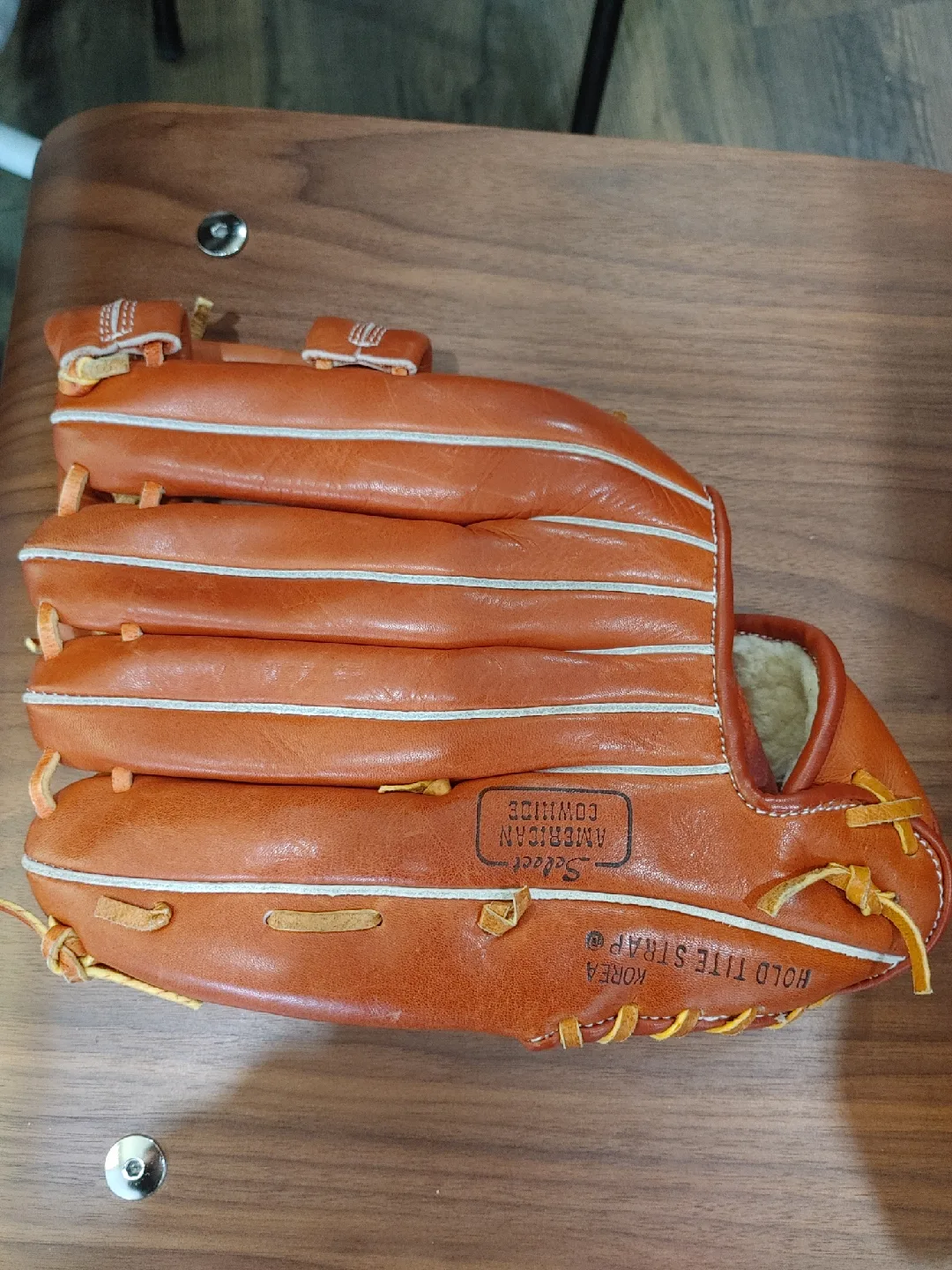 💚GENUINE LEATHER WILSON'S BASEBALL GLOVE MINT CONDITION image indicator(4)