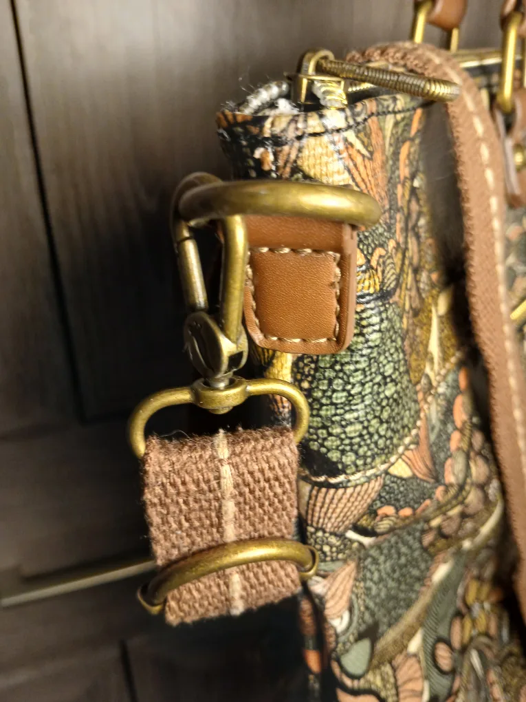 SAKROOTS Sienna Desert Handbag image indicator(4)