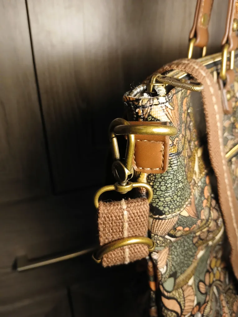 SAKROOTS Sienna Desert Handbag image indicator(7)