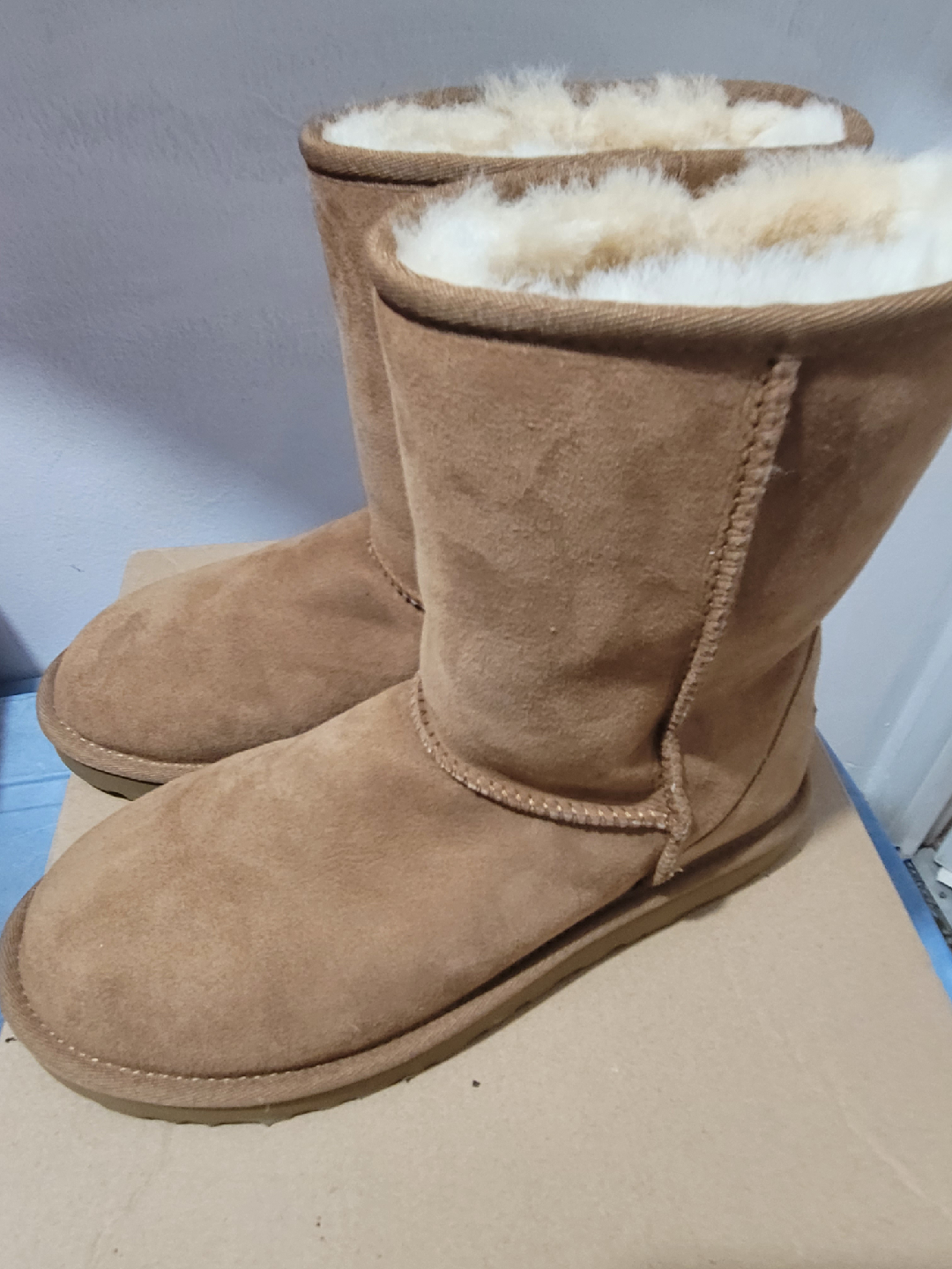 UGG W Classic Short II - Size 8 - photo 2
