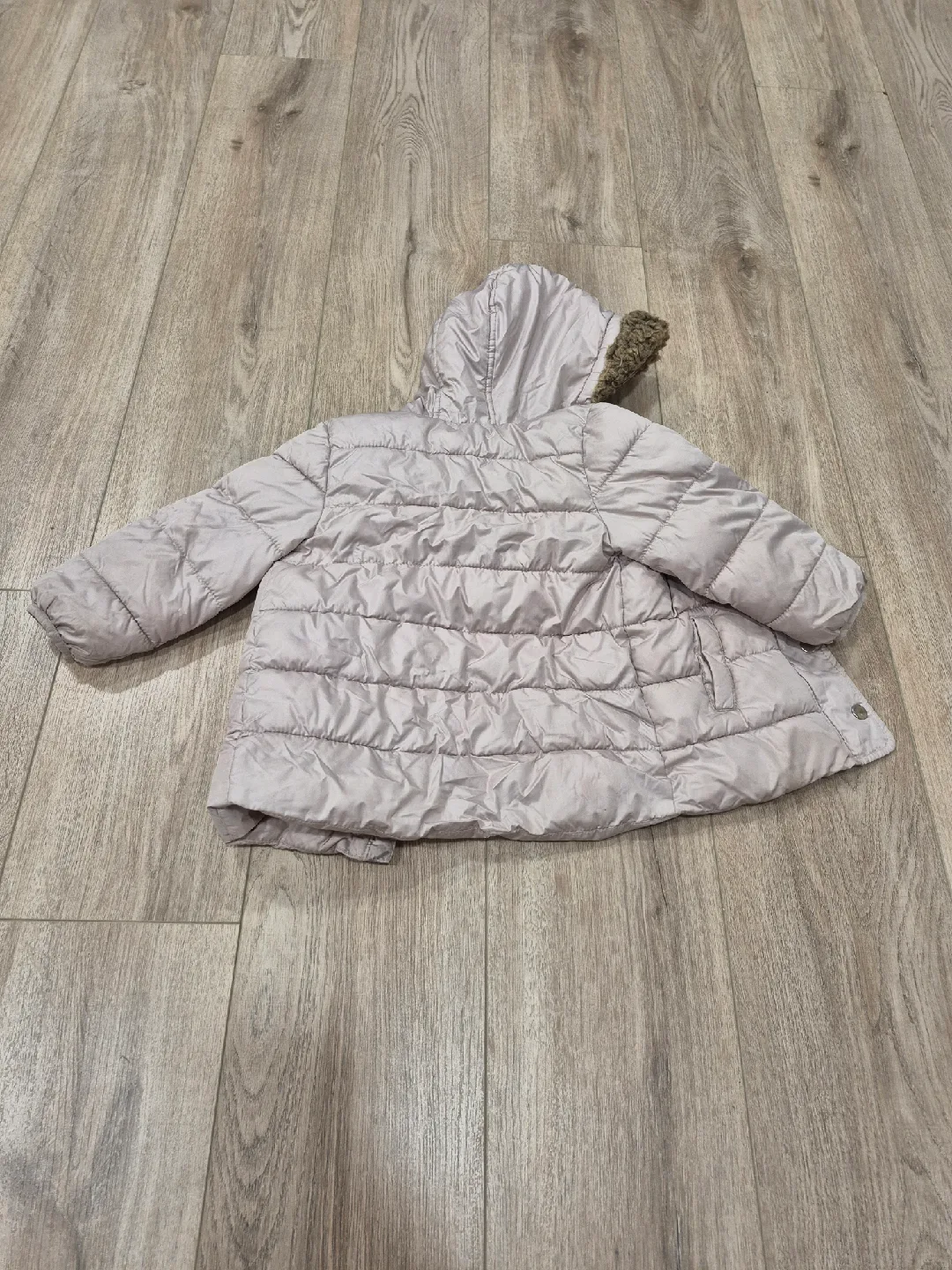 Old Navy Puffer Jacket - Size 3T image indicator(2)