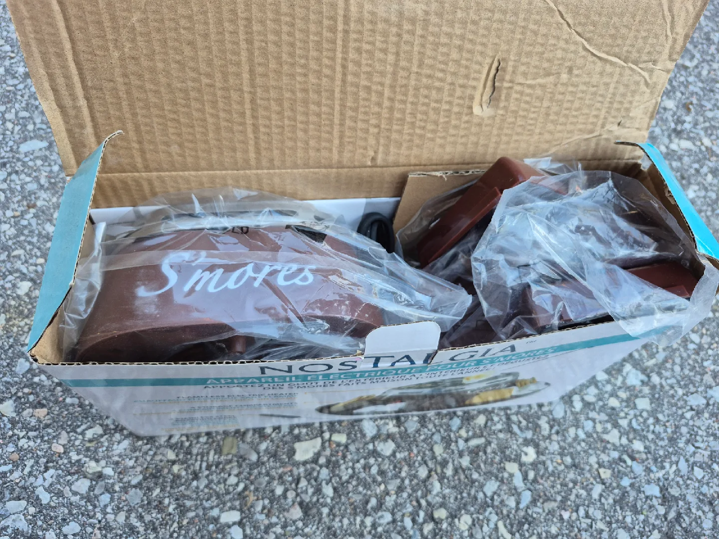 Nostalgia Electric S'mores Maker image indicator(2)