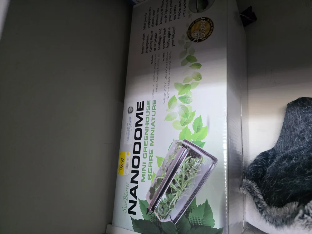 SunBlaster NanoDome Mini Greenhouse - New in Box! thumbnail