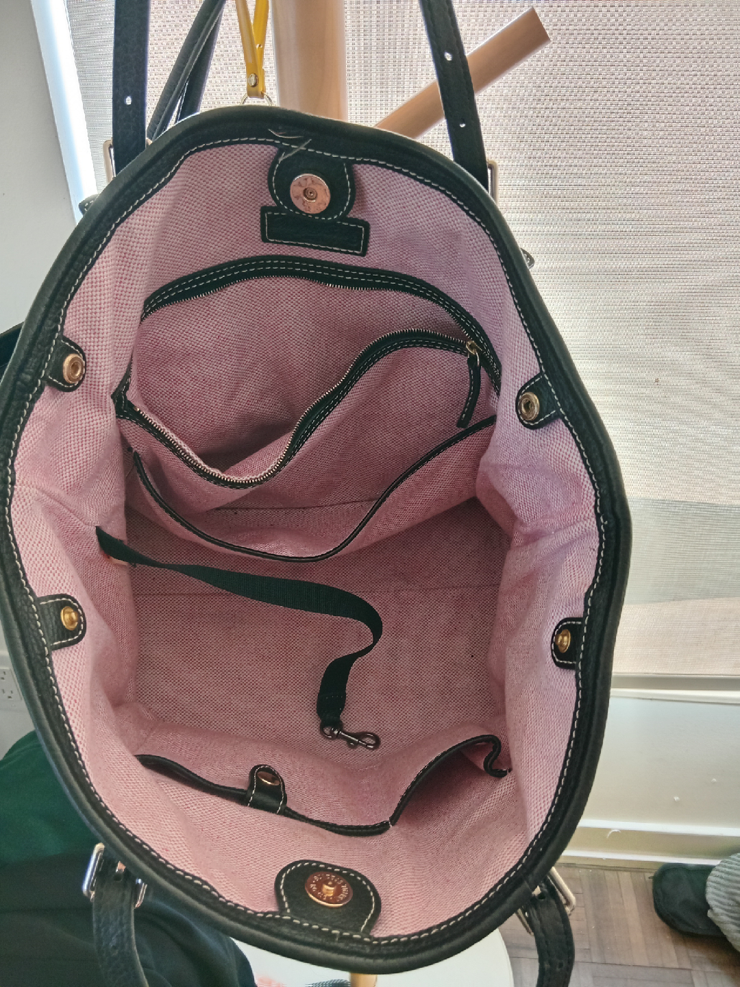 Dooney & Bourke Black Leather Tote Bag - photo 3