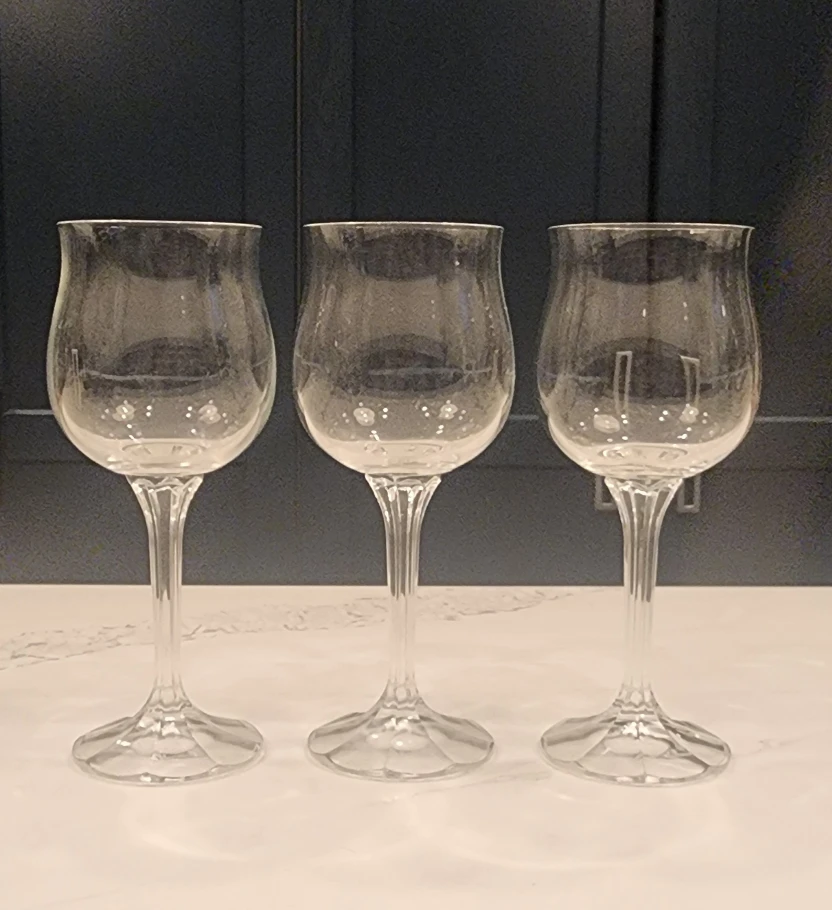 Set of 3 Elegant Wine Glasses