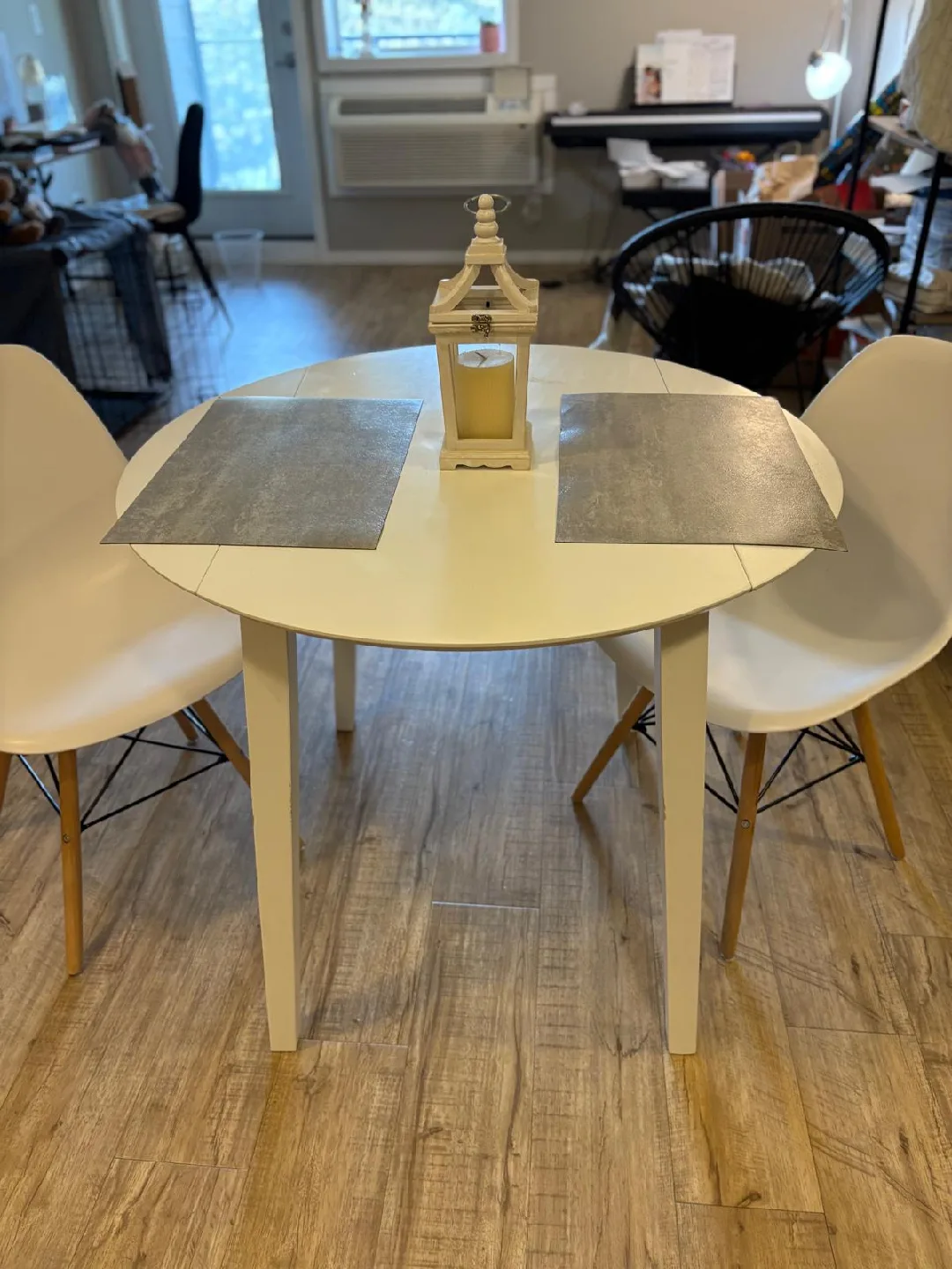 White Round Dining Table with 2 Chairs image indicator(3)