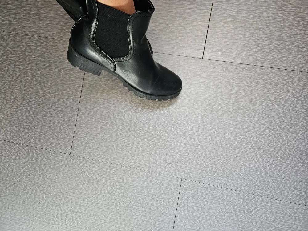Black Ankle Boots image indicator(3)