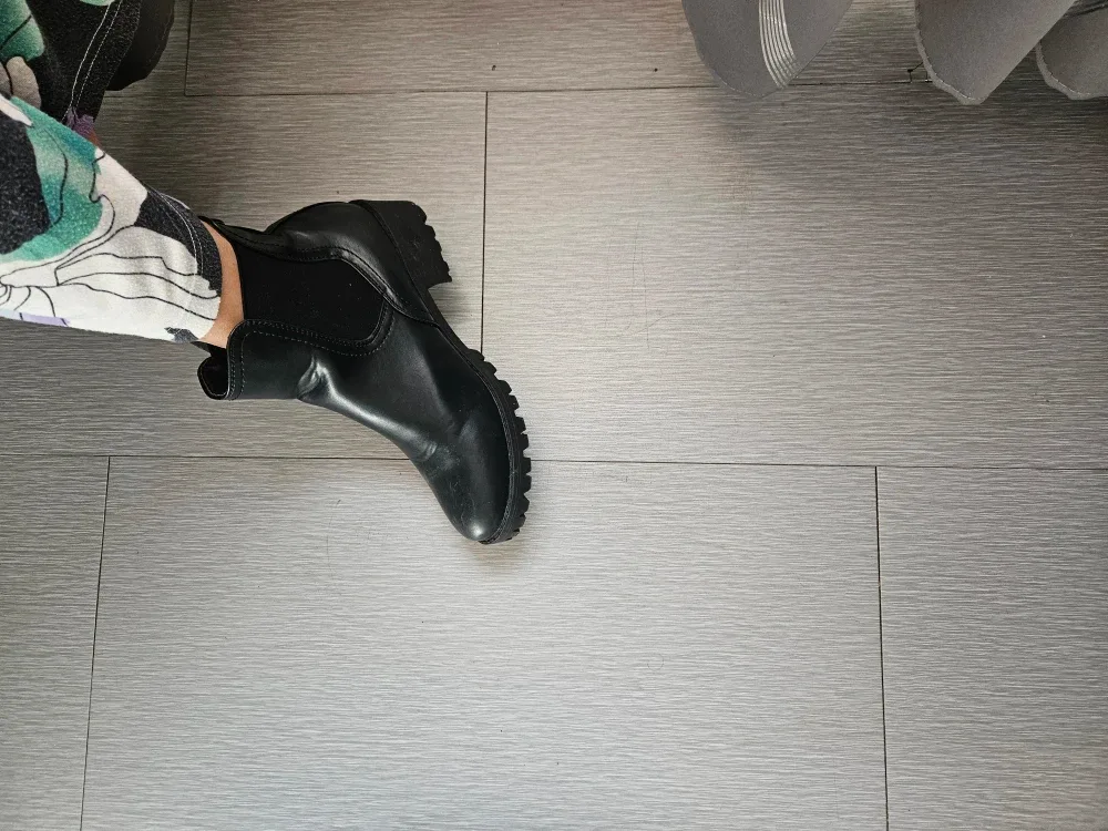 Black Ankle Boots image indicator(4)