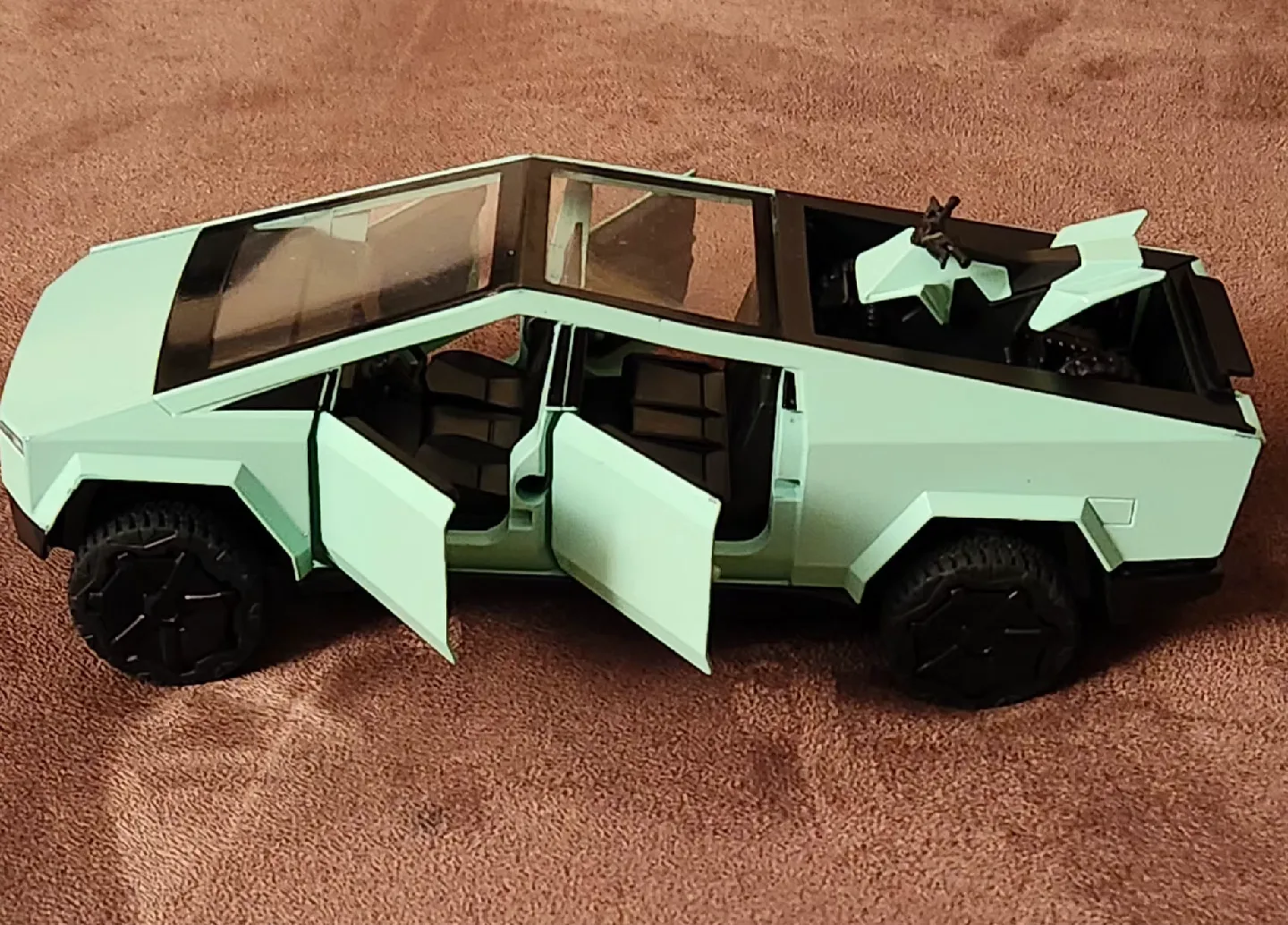 Tesla Cybertruck Diecast Model image indicator(2)