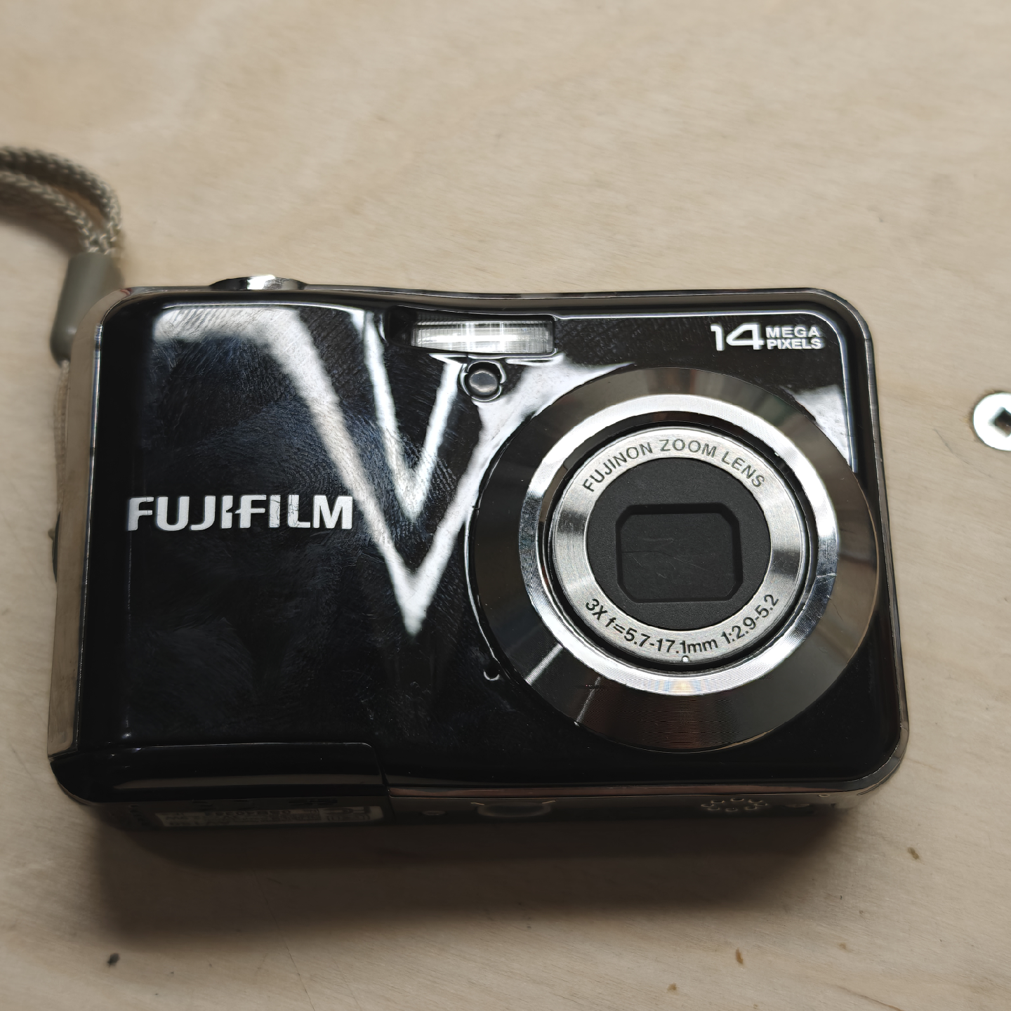 Fujifilm FinePix AV150 14MP Digital Camera - photo 3