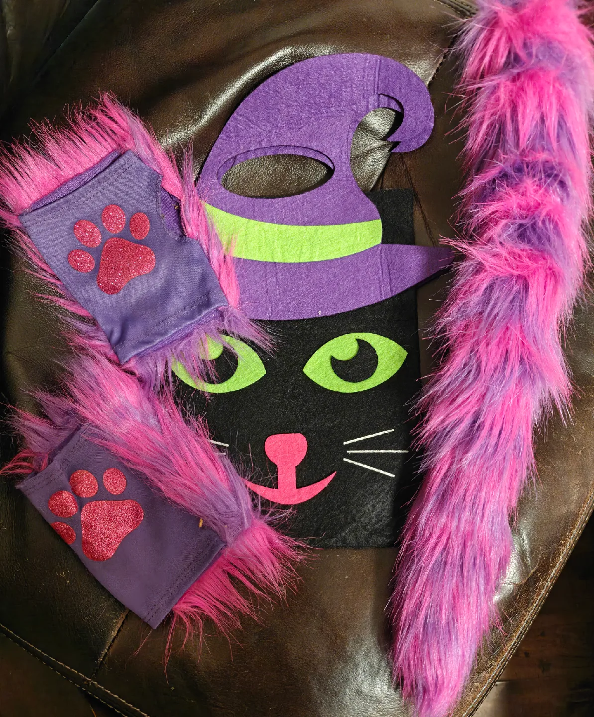 Spirit Sassy Cat Costume (age: 8-10 Medium) image indicator(2)