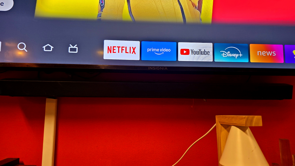 70 INCH INSIGNIA TV WITH SAMSUNG SOUNDBAR & WALL MOUNT - photo 4