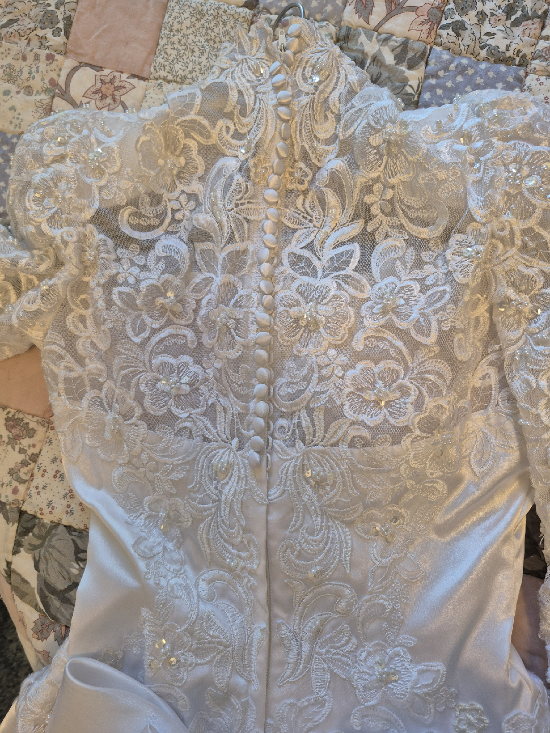 Wedding Dress with Lace Details & Hair Comb - photo 2