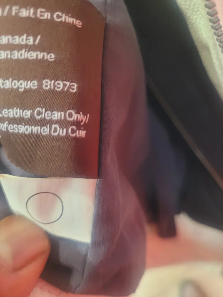 Danier White Leather Jacket w/ Hood - Size M image indicator(9)